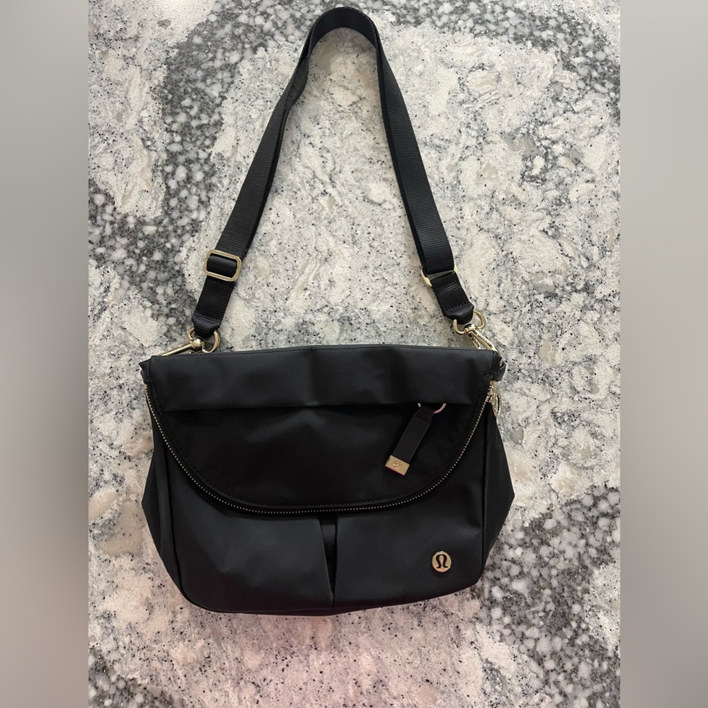All night festival 5L black with gold hardware.
